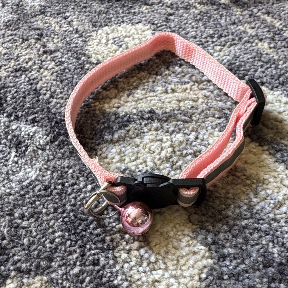 Cute Bell Pink Cat Collar